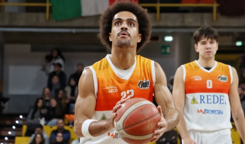 Molfetta-Viola: Leo Clark analizzail momento dei neroarancio