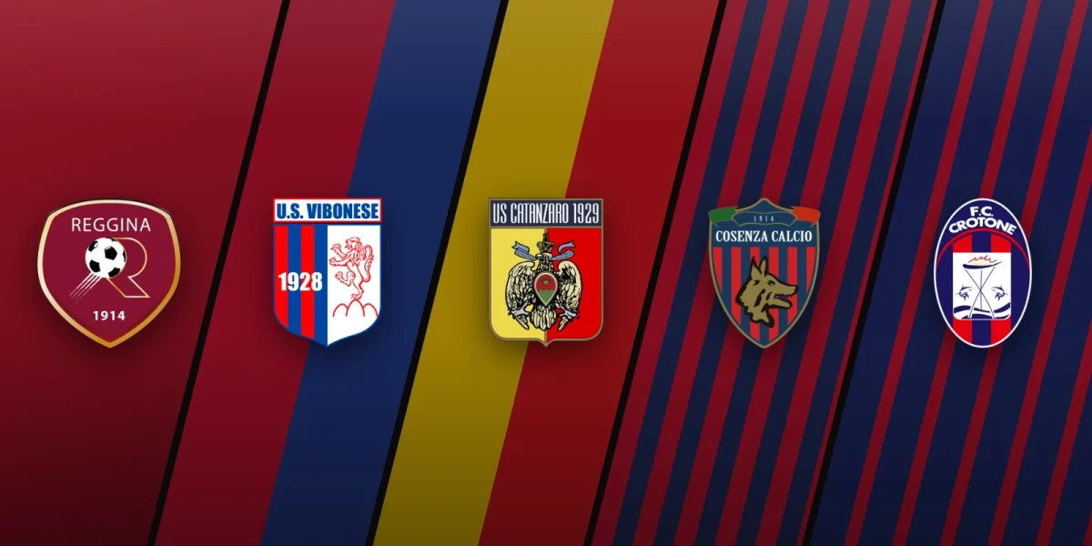 Gli stemmi di Reggina, Vibonese, Catanzaro, Cosenza e Crotone al centro di cinque barre oblique nei colori dei club